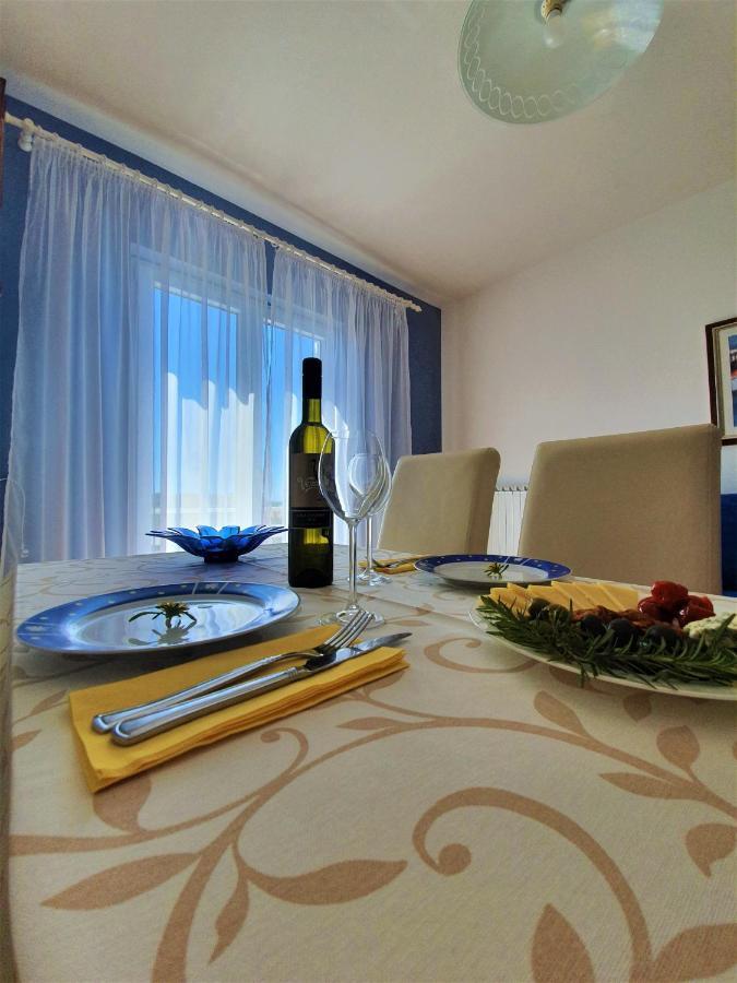 F• R• I• E• N• D• S• Bed & Breakfast Novalja Ngoại thất bức ảnh