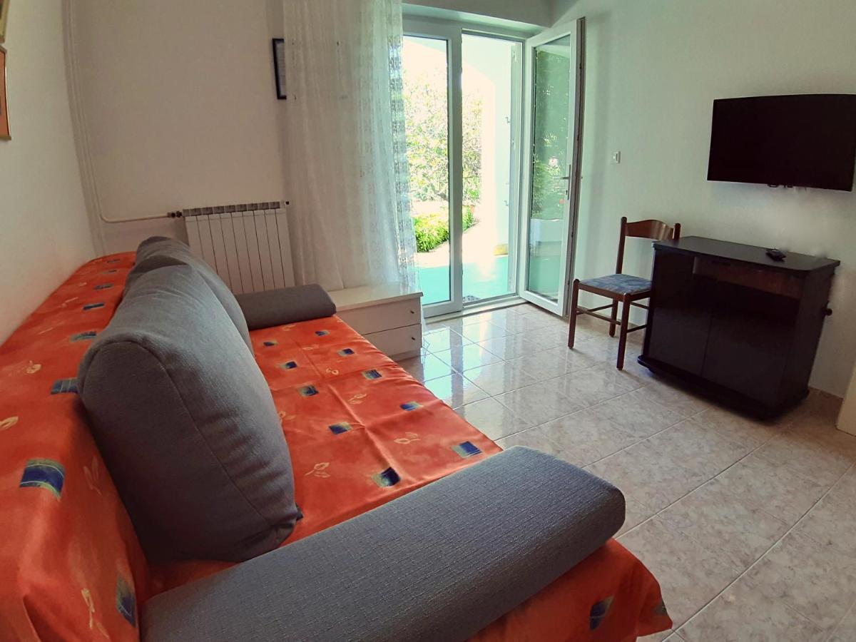 F• R• I• E• N• D• S• Bed & Breakfast Novalja Ngoại thất bức ảnh