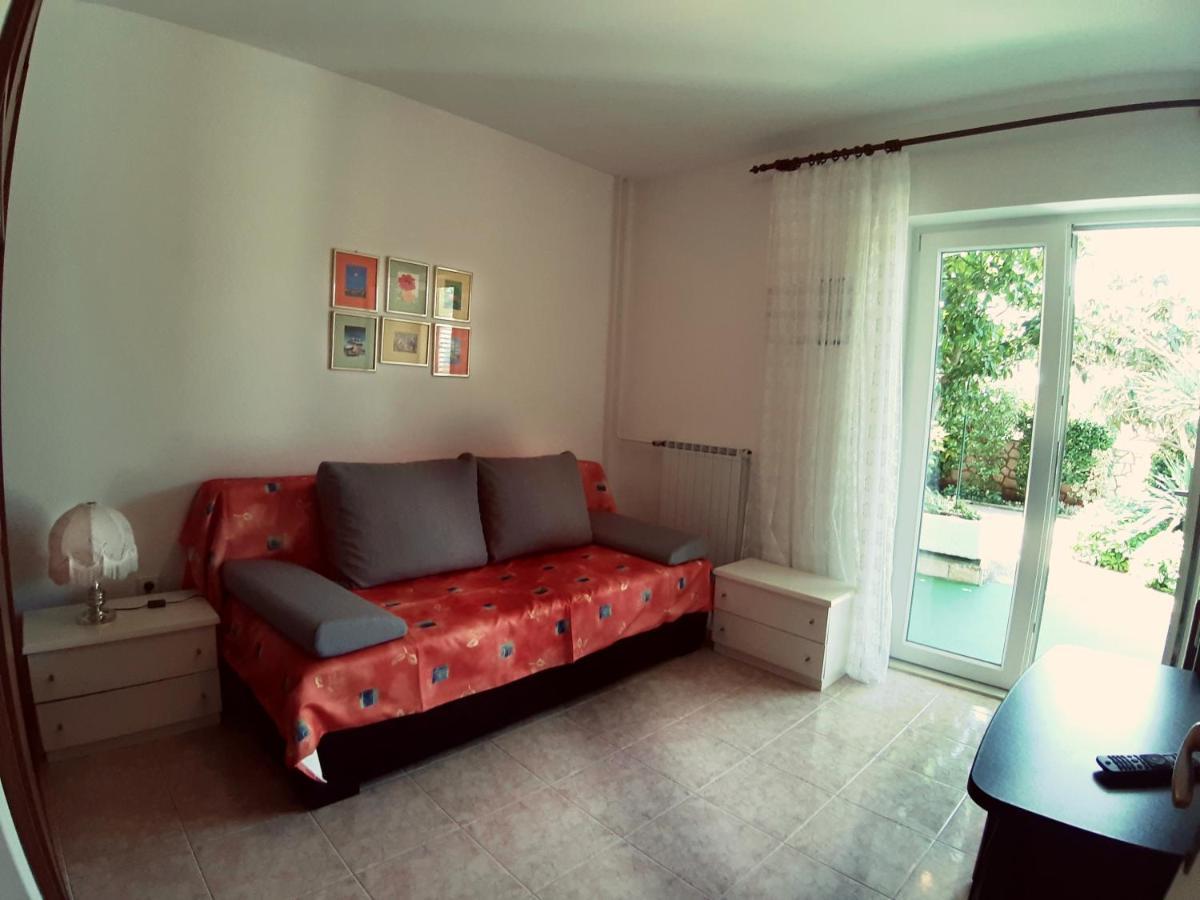 F• R• I• E• N• D• S• Bed & Breakfast Novalja Ngoại thất bức ảnh