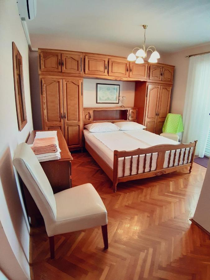 F• R• I• E• N• D• S• Bed & Breakfast Novalja Ngoại thất bức ảnh